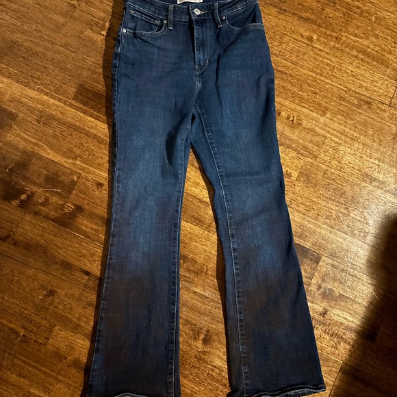 Levi’s High Waisted Bootcut Jeans - Picture 3 of 4